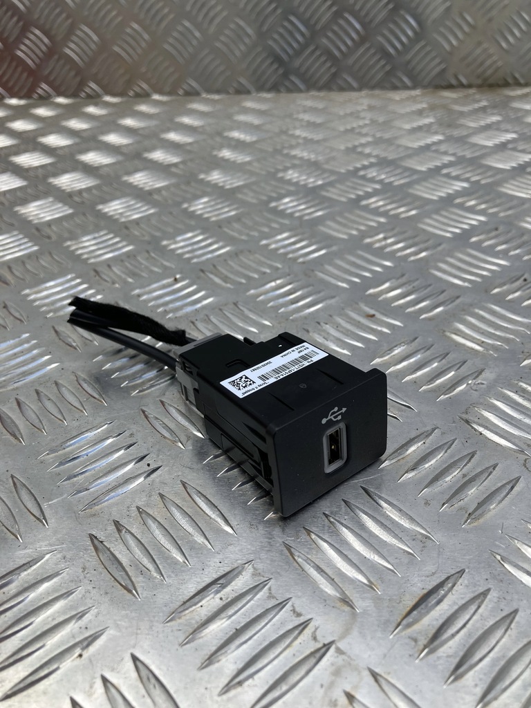 фото №1, Ganizdo port usb разъёмы hs7t-14f014-ae ford puma ii mk2 19-