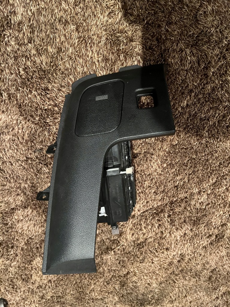 фото №1, Бардачок консоли ford mustang vi fr3b-63044f09-a