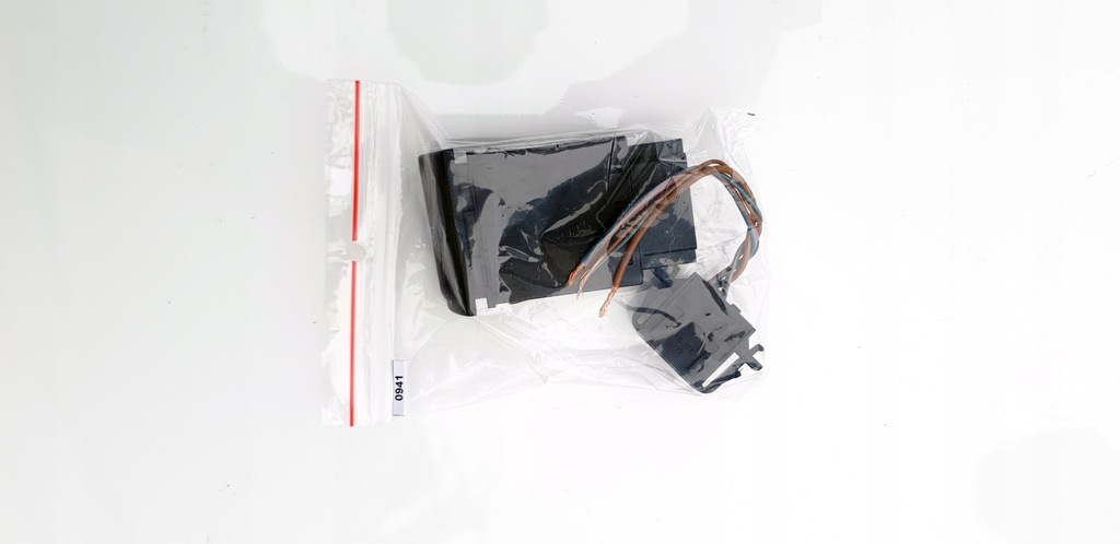 фото №11, Skoda octavia 1 mk1 выключатель кнопка открывания крышка заливной топлива