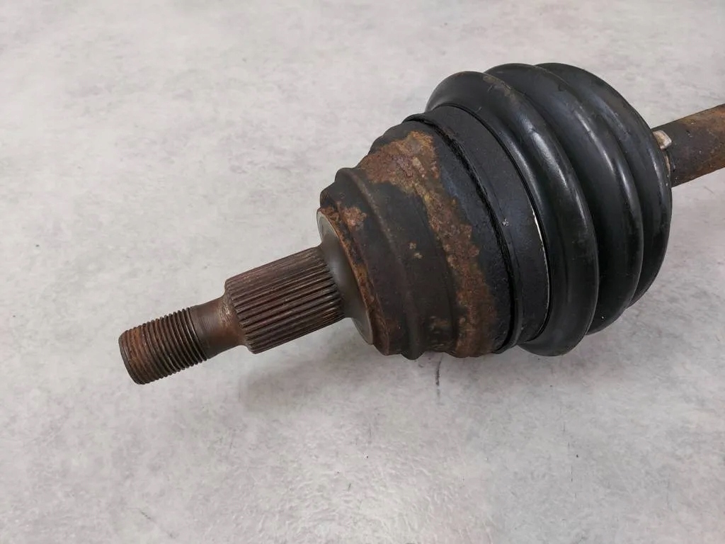 Приводной вал левая комплект  skoda octavia 1 рестайлинг  1.8 t Доставка