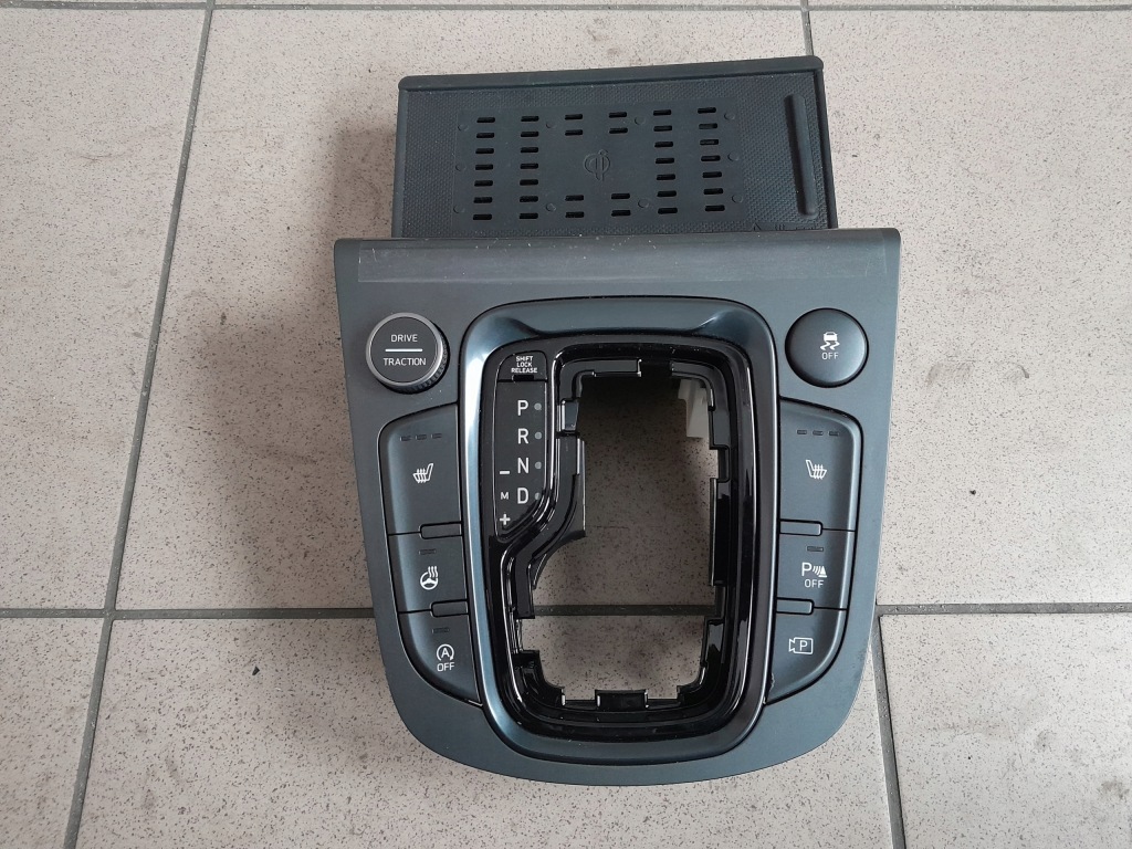 фото №1, Hyundai kona 2020r lift n-line панель рамка зарядное устройство