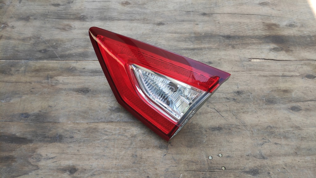 фото №1, Fusion mk5 лампа правый задняя w крышка ds73 13a602 ad