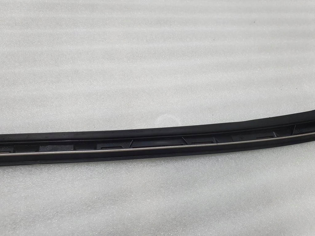 фото №9, Молдинг скло лобове права mercedes w204 0800023