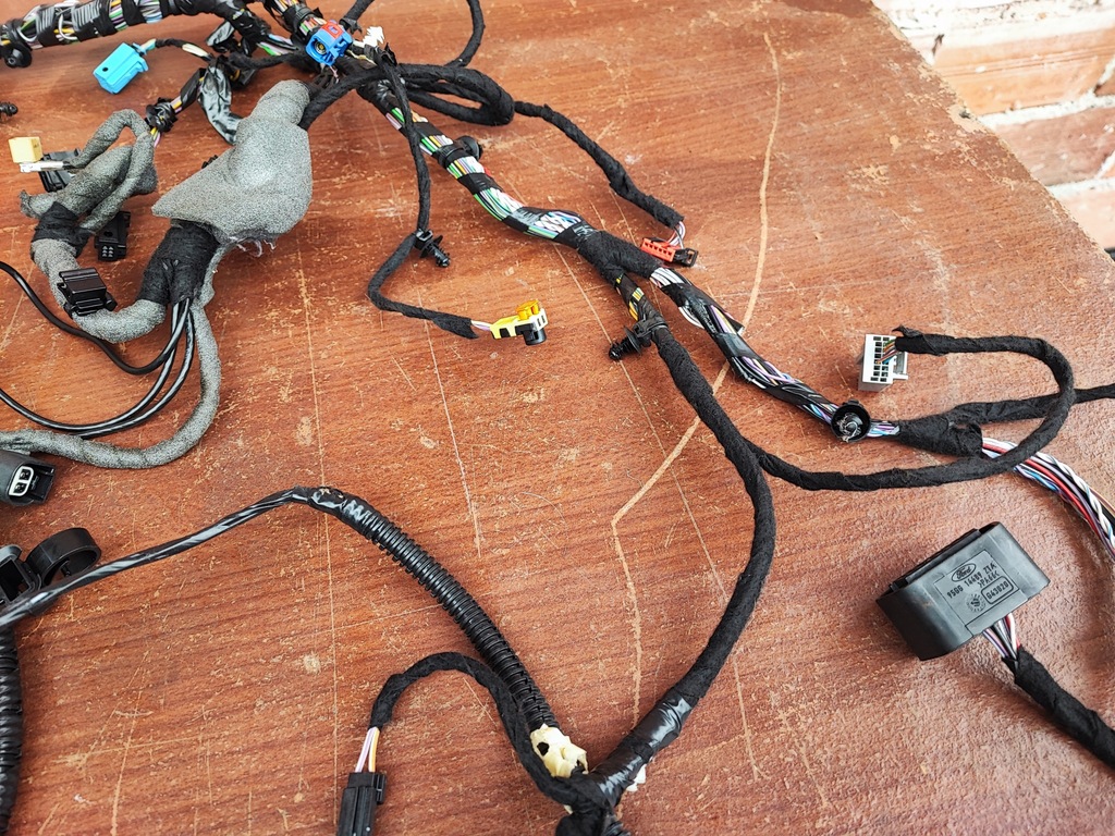 фото №14, Kuga mk2 2.0 tdci джгут панелі консолі titanium