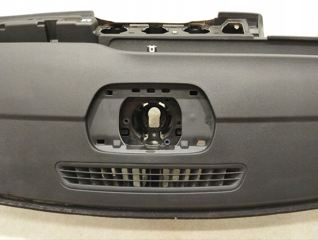 фото №8, Mercedes-benz eqb 2023 панели приборная, консоль