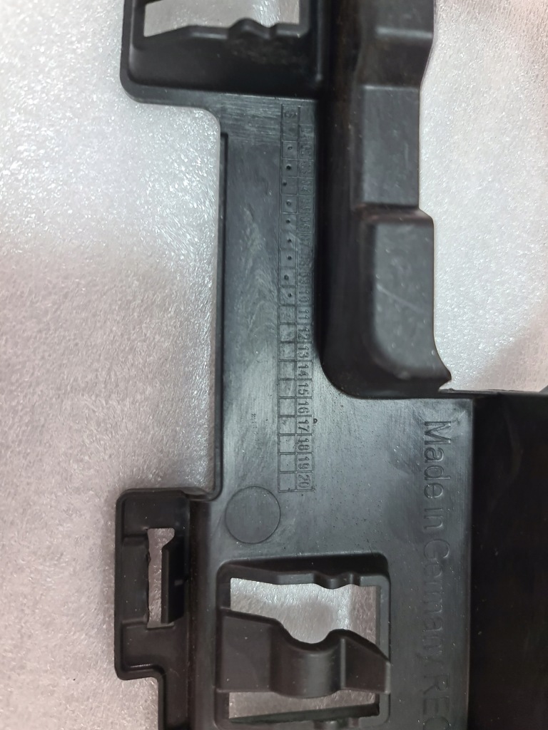 Audi q2 81a напрямна кронштейн бампера заднього задня 81a807385a Оригінал