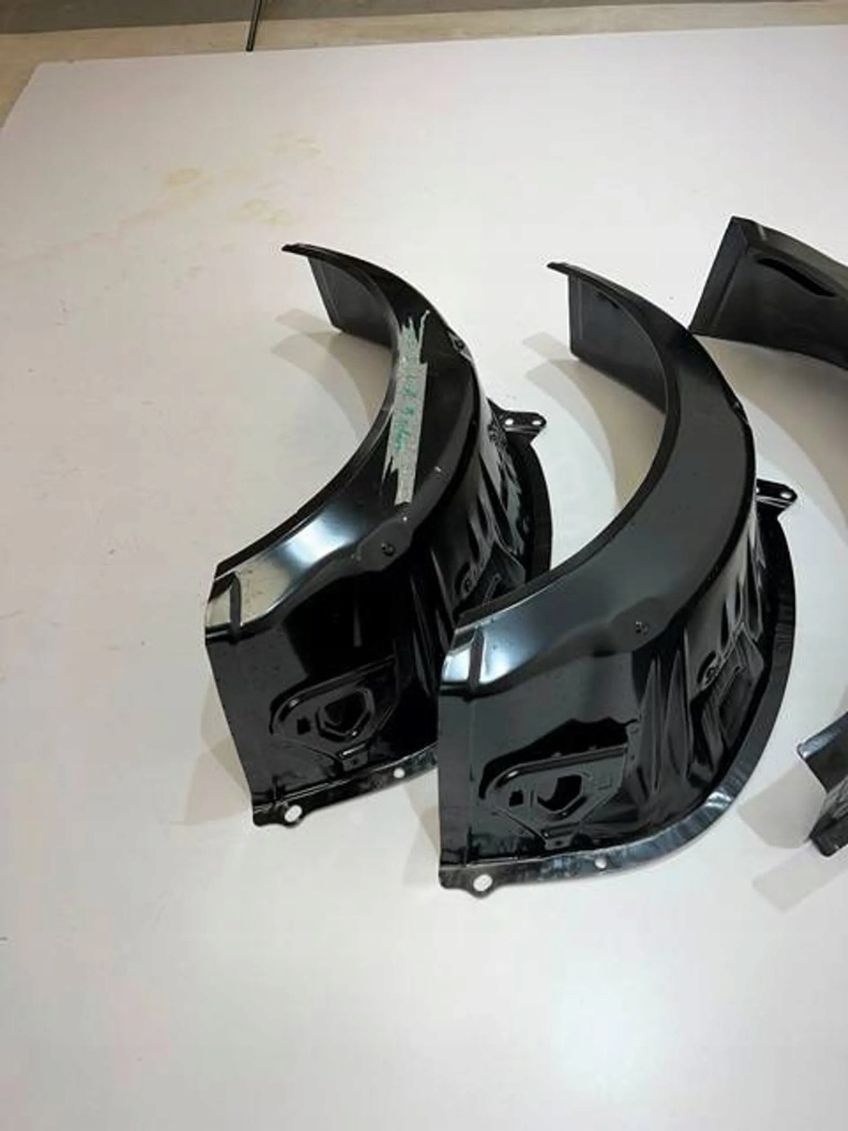 Обшивка підкрилок стійка праве tesla s 1073673-00-e в Україні