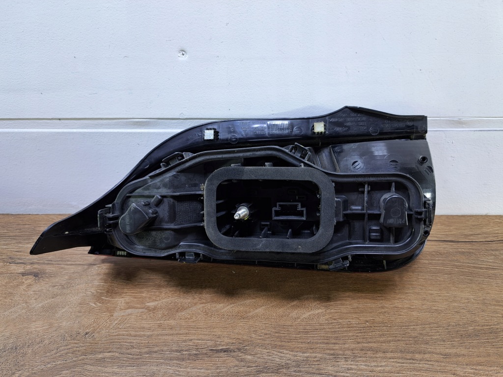 фото №5, Vw up лампа задня права 1s0945096g