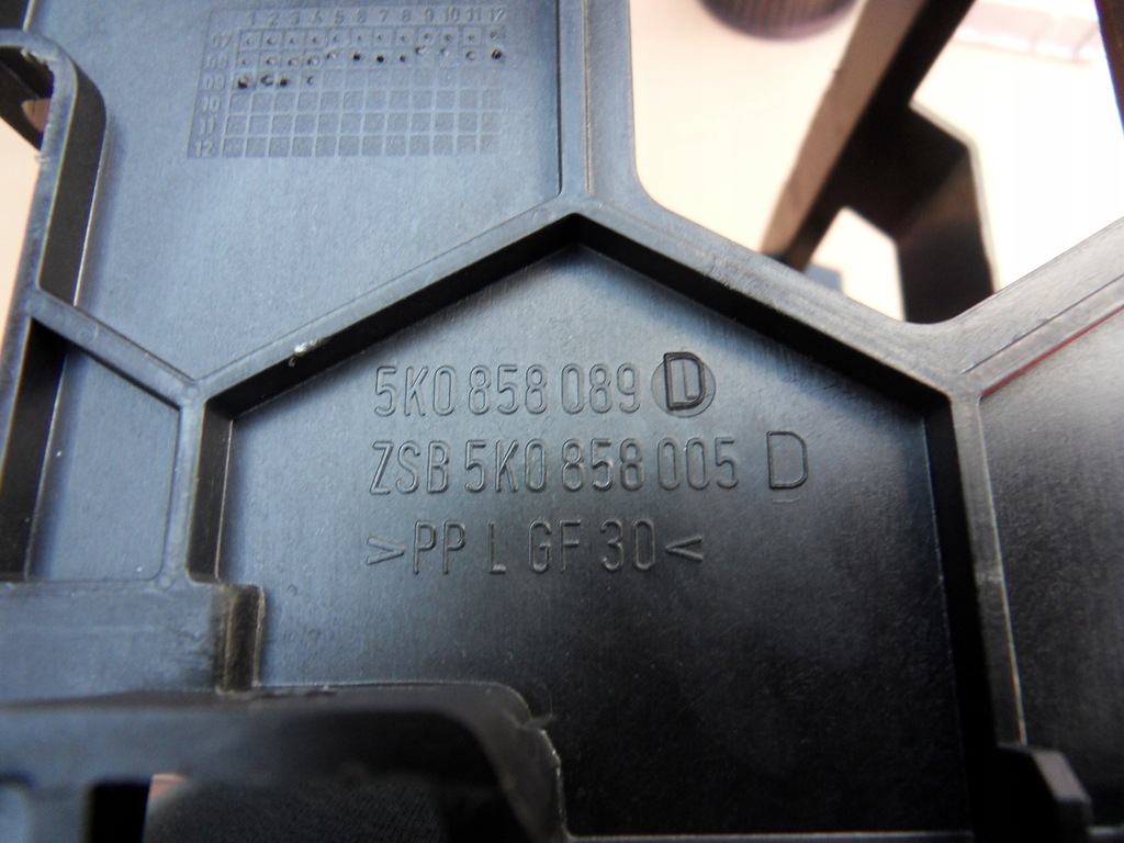 фото №9, Рамка каркас радио vw golf vi 08-12r 5k0858089d