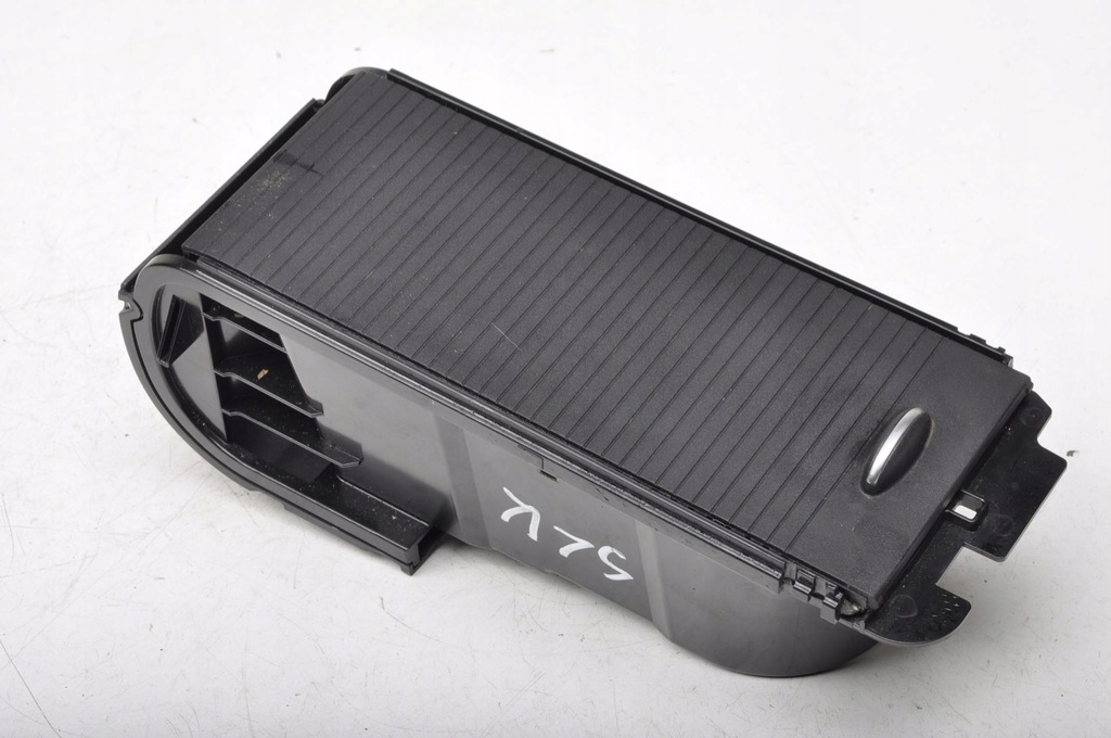 фото №1, Mercedes w172 r172 бардачок кронштейн na кружка a1726800352