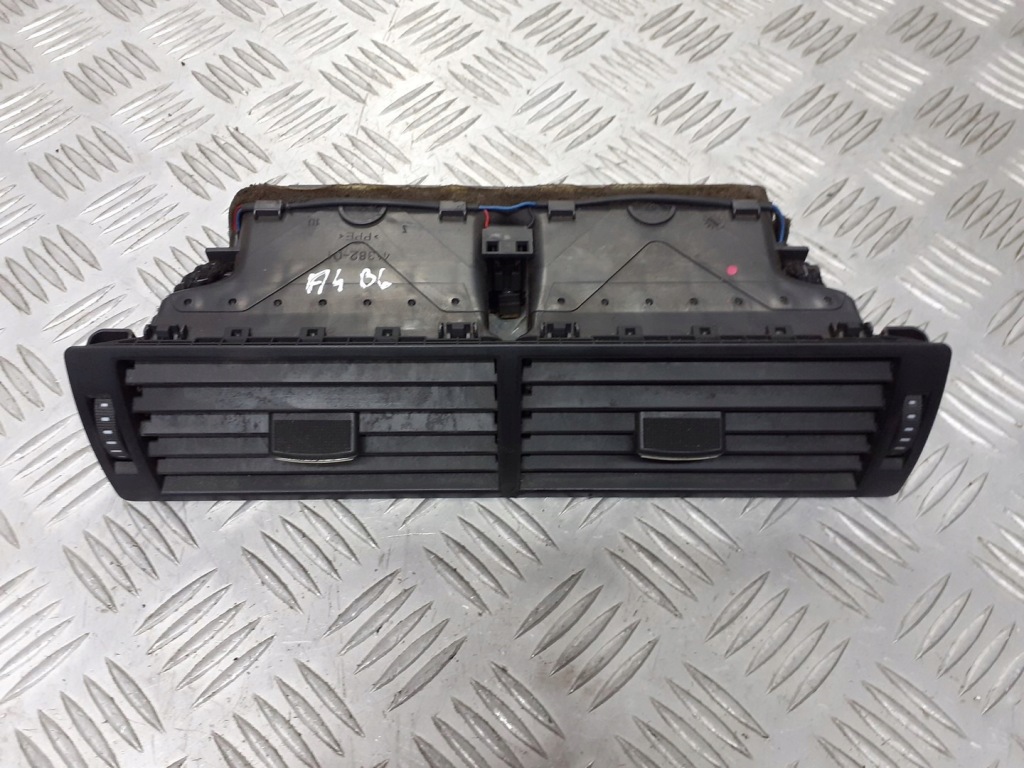 фото №1, Решітка обдув середня audi a4 b6