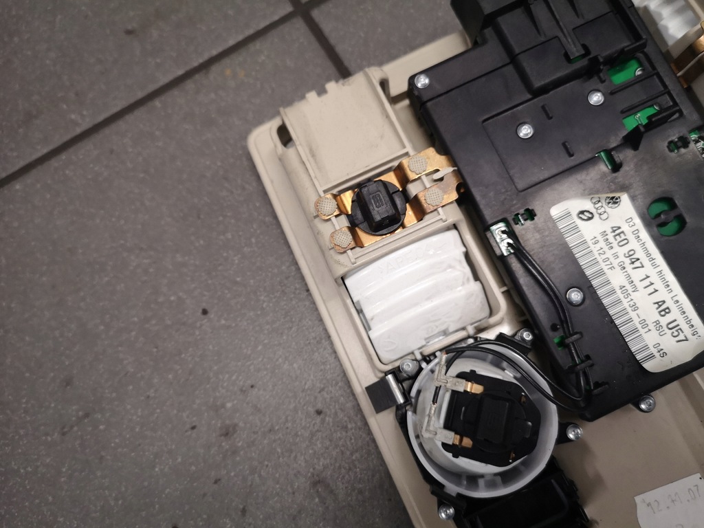 фото №12, Лампа стельовий audi a8 d3 krem 4e0947111ab