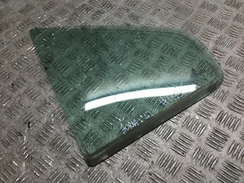 фото №1, Bora стекло треугольник левый задняя sedan