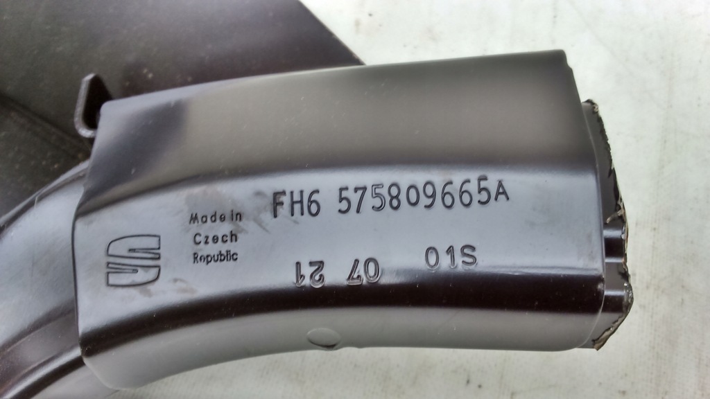 фото №10, Seat ateca обшивка верхній лівий задня bok дах 575