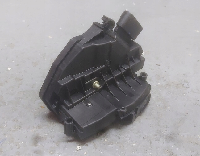 фото №1, Kuga mk2 mondeo mk5 замок дверь правый задняя 4 контакты