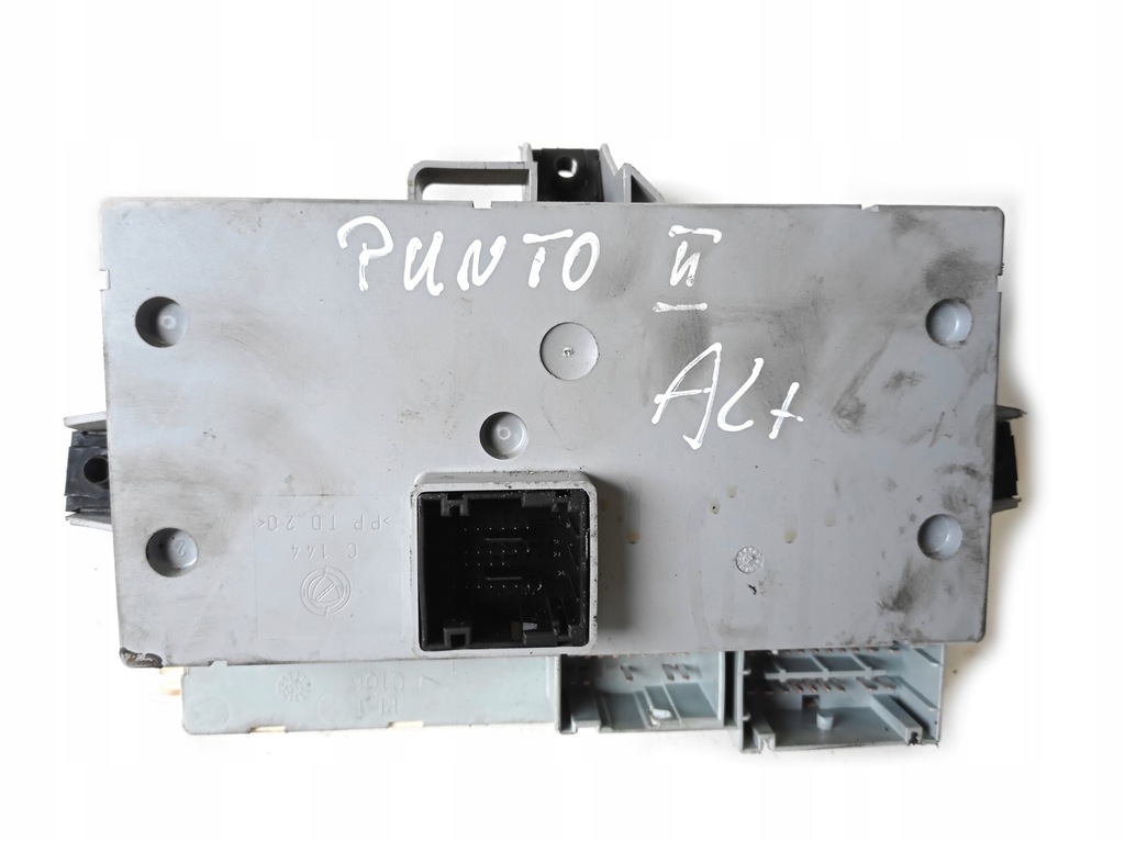 фото №1, Коробка запобіжників fiat punto ii 46812234