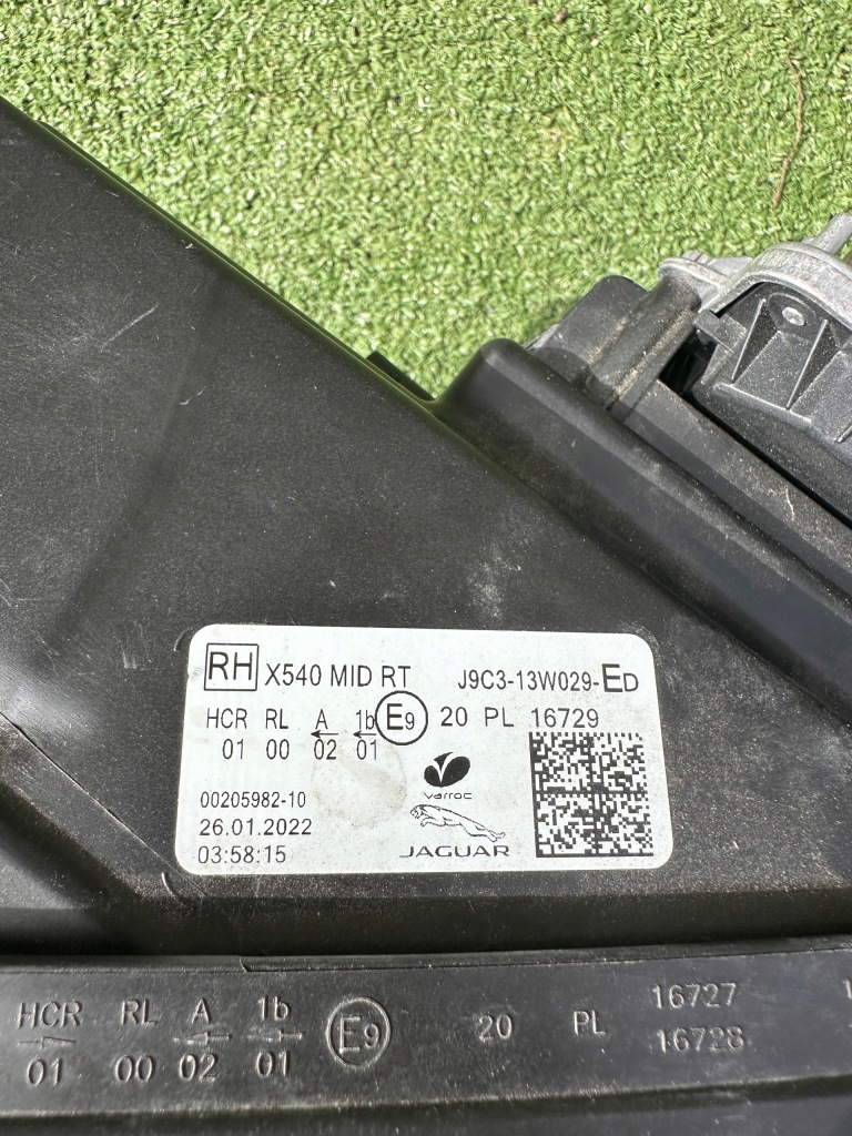 Купить Лампа передняя правая jaguar e-pace x540 17- демонтаж!!!