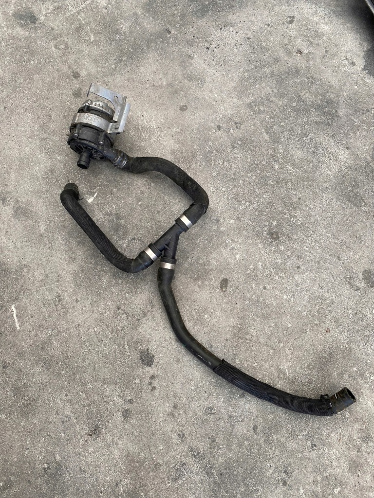 Купити Porsche 982 cayman помпа води 982965558