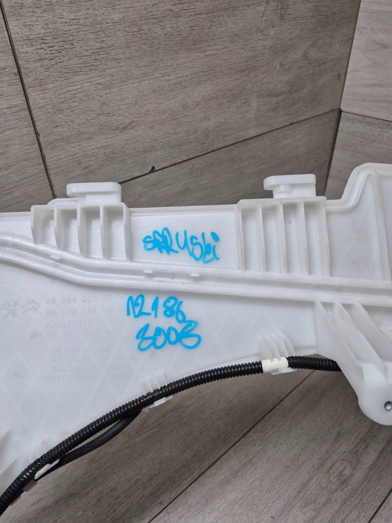 12186. peugeot 3008 бачок омивача 9826400780 Недорого