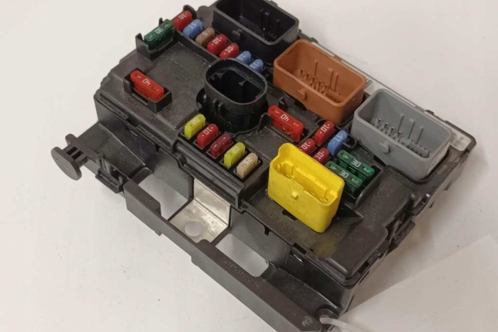 фото №9, Модуль комфорта citroën c3 ii 9667199780 1.1l бензиновый 54kw 2011