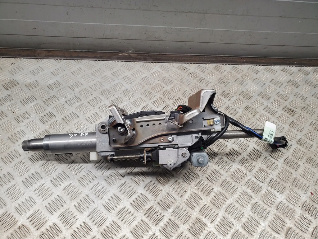 фото №7, Audi a8 s8 d4 4h 4h0419506ad перед сторона ліва колонки кермові