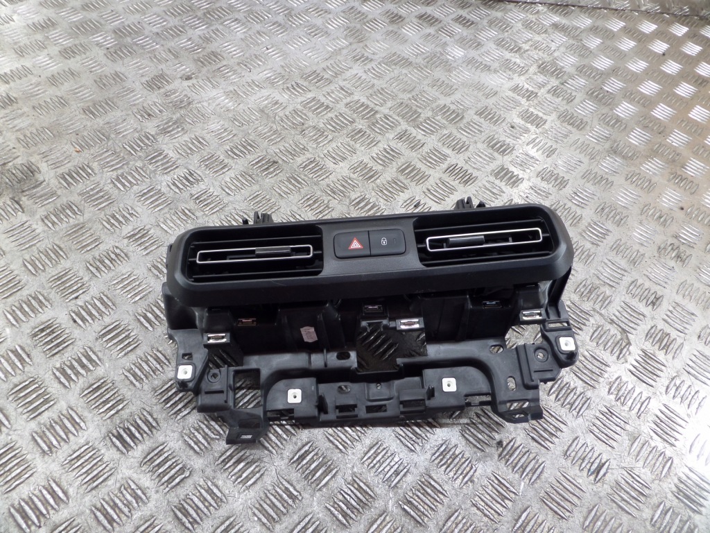 фото №1, Кронштейн кронштейн панелі консолі решітка середня peugeot rifter 9816556680