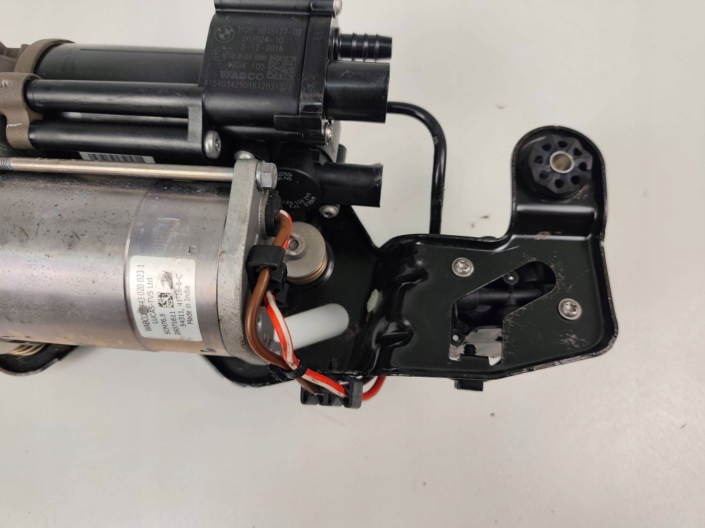 Компрессор насос компрессор подвеска bmw f16 x5 f15 f85 f86 6875177 в Украине