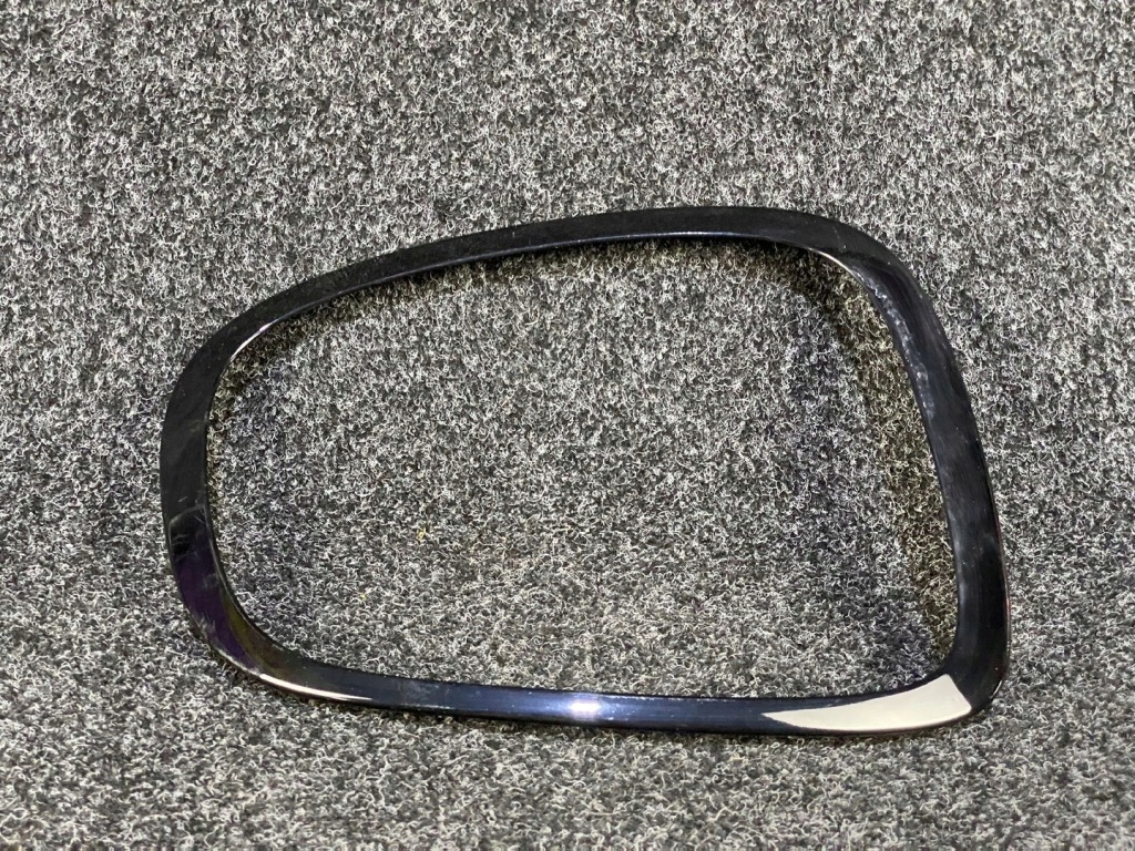 фото №3, Mini cooper f55 f56 f57 рамка лампы правая задняя 7464172