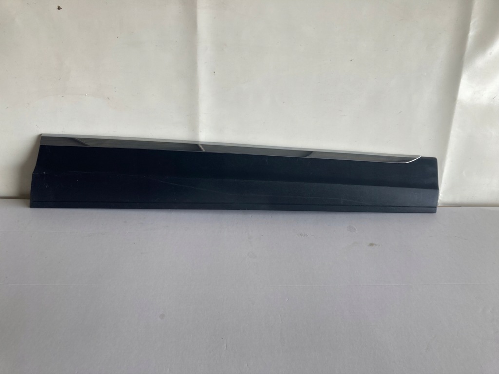 фото №1, Молдинг хром дверь правый перед vw 2ga t-roc