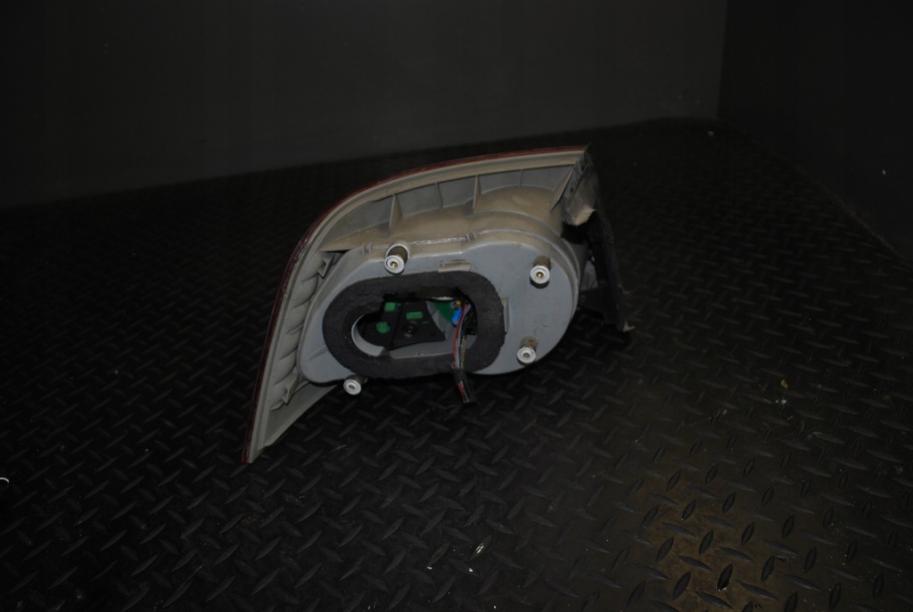 фото №11, Лампа правий задня vw phaeton 3d0945096b