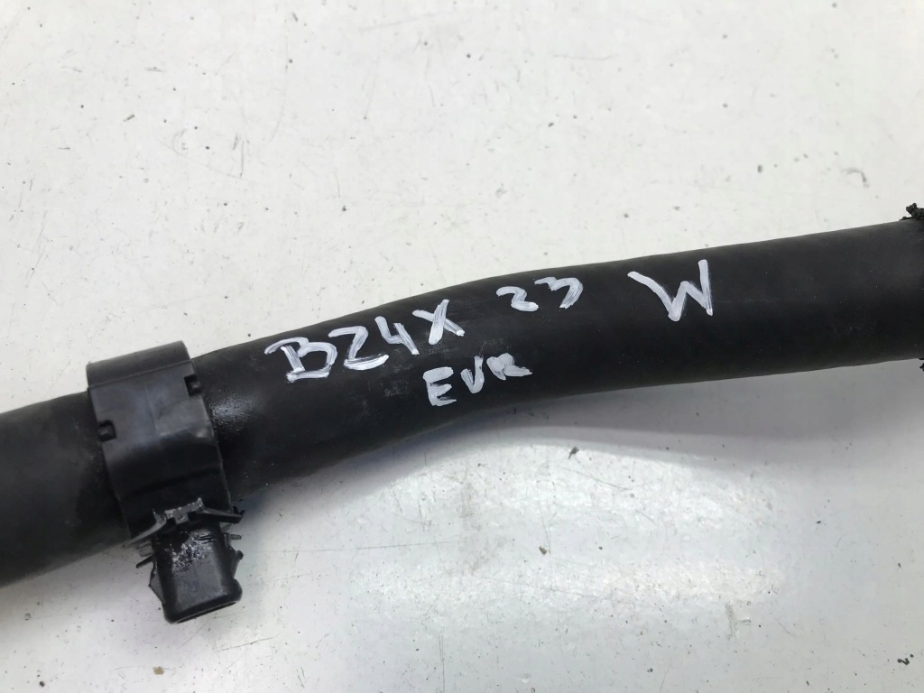 фото №4, Toyota bz4x subaru solterra 2023 труба шланг wąż wody