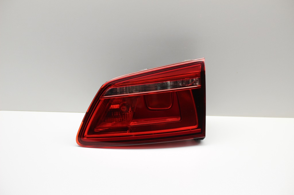 фото №1, Vw golf vii sportsvan лампа задняя правая 2014+
