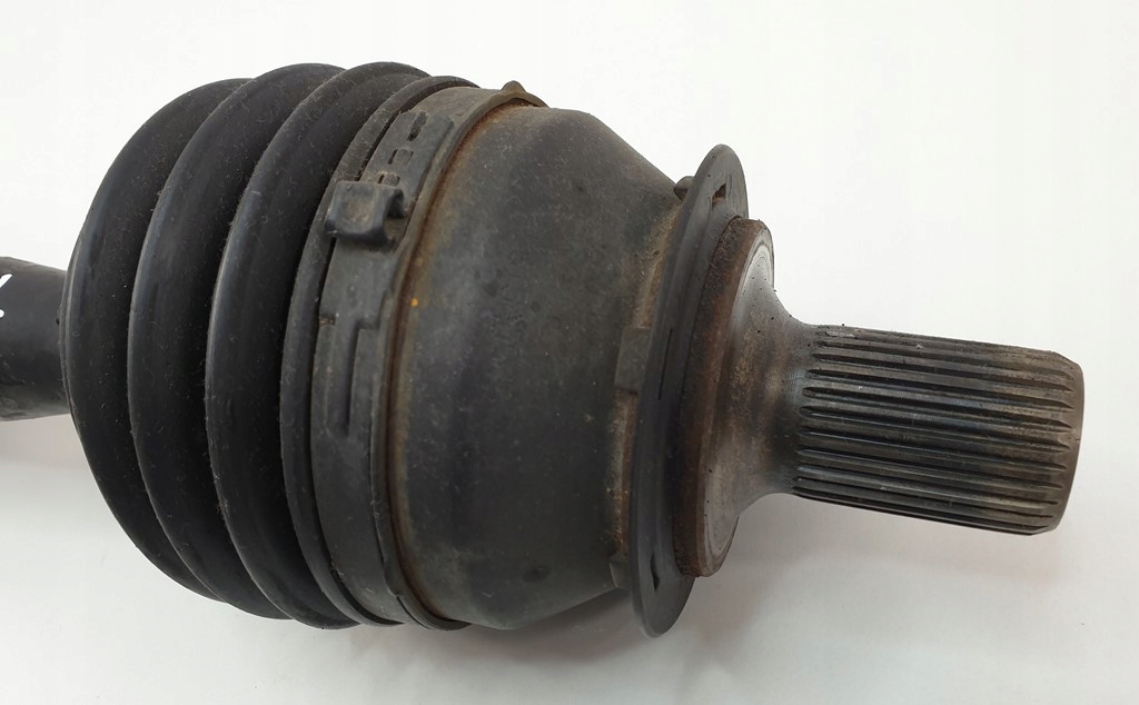 Привідний вал ліва mercedes w176 1.5 cdi Ціна