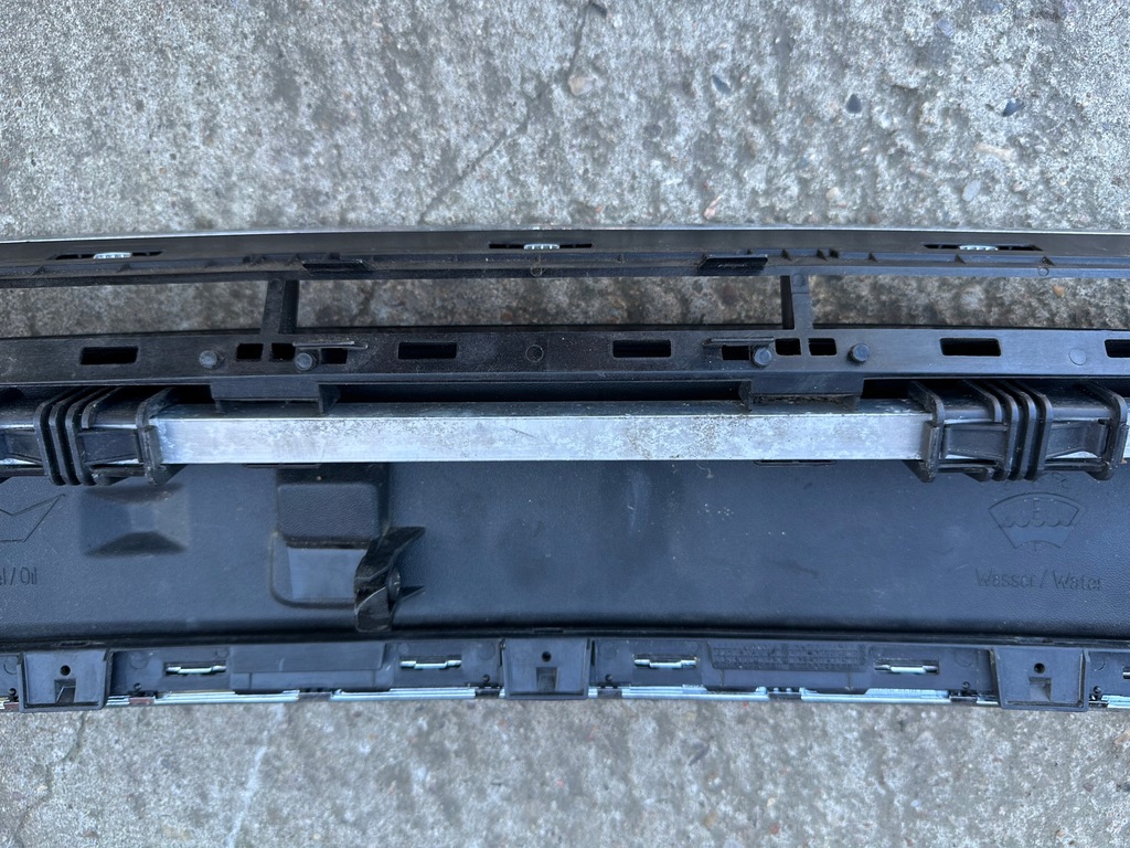 фото №8, Решітка радіатора решітка радіатора 8z0853321 audi a2