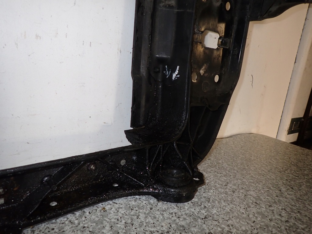 фото №12, Kia carens iii 06-12 pas передний усилитель