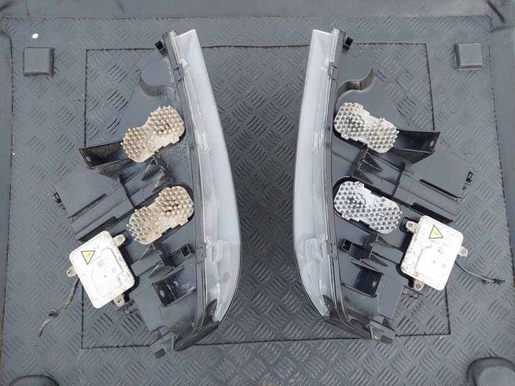 Лампа перед передняя левая 7217299 правая 7217300 ксенон uk bmw x3 f25 в Украине