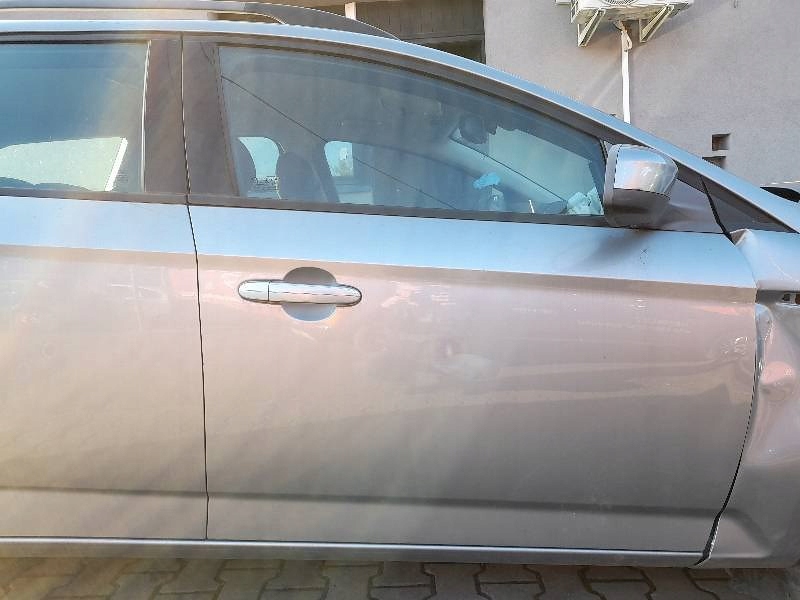 фото №1, Двері правий перед h8 ford mondeo