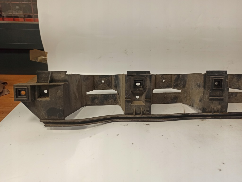 фото №10, Volvo v50 направляющая кронштейн бампера задняя 30698691