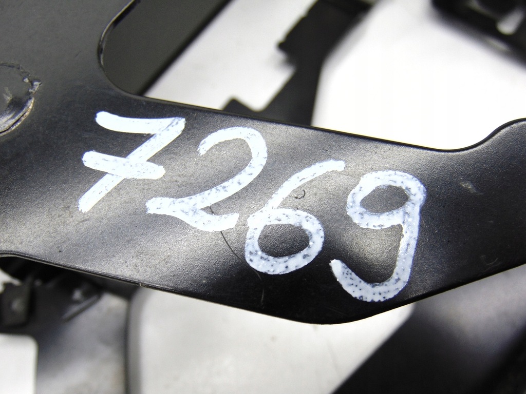 фото №7, Подлокотник средний материал vw new beetle cabrio 1c0864206e