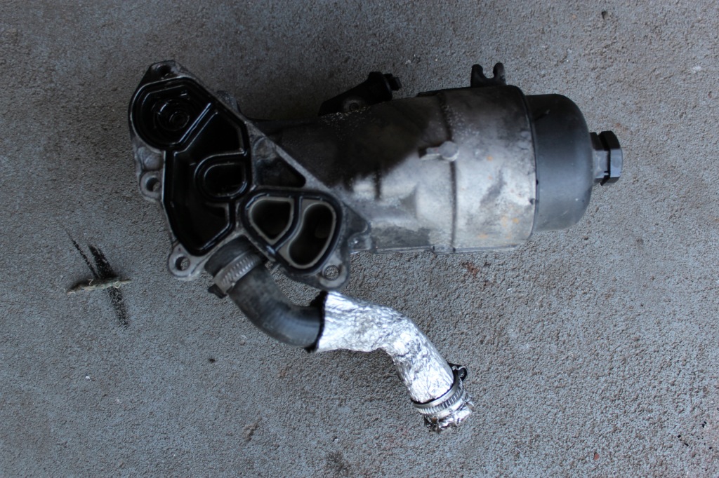 фото №1, Citroen c3 picasso 1.6 hdi основание фильтра масла