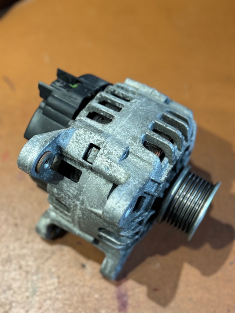 Генератор renault оригинальный номер tg9b042 Оригинал