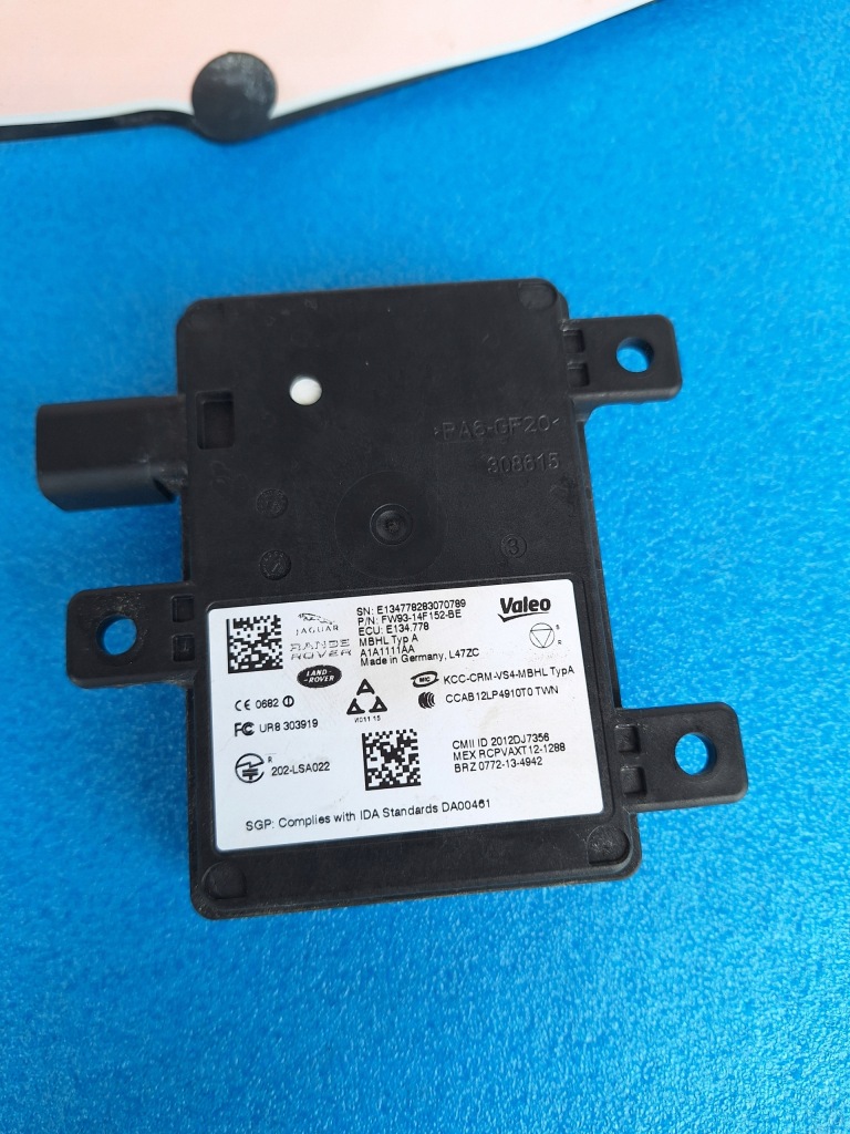 фото №3, Land rover evoque l538 кронштейн правого заднего бампера с радар