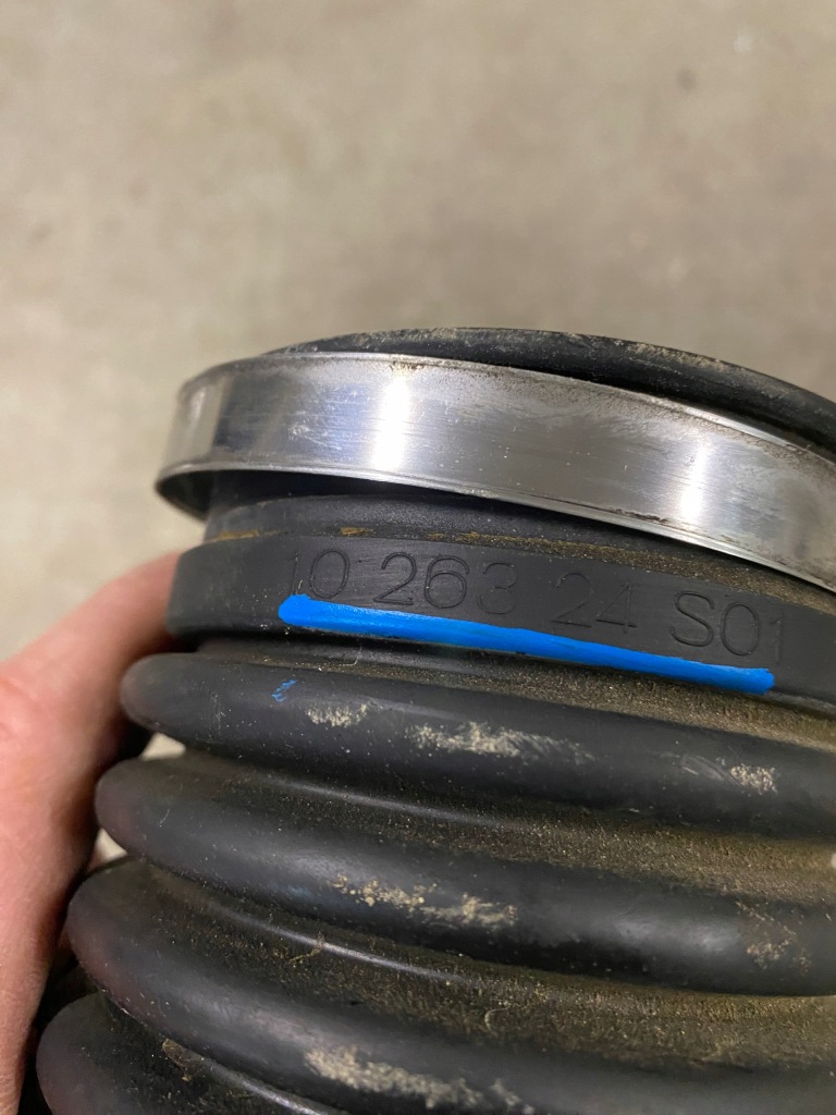 фото №2, Труба воздуха renault koleos i 1026324s01 2.0 dci