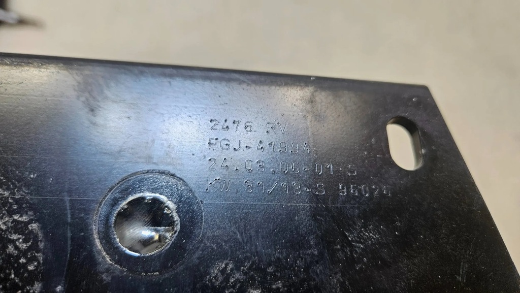 фото №6, Зона деформації відбійник правий audi r8 420807552a