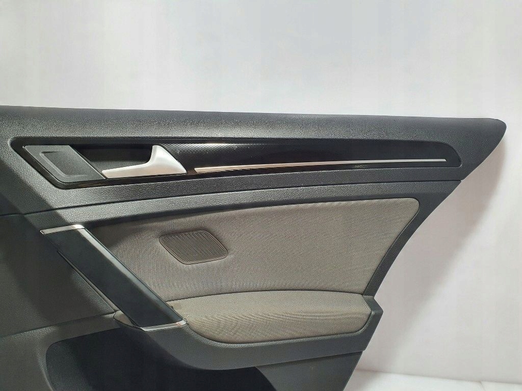 Volkswagen golf vii 2015 комплект обшивка дверей 5g4867011bn quarzit сірі в Україні