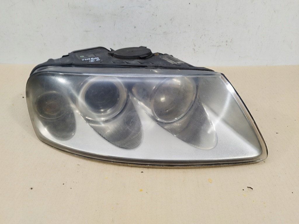фото №1, Лампа правая перед передняя vw touareg i 2002-2006 r-line