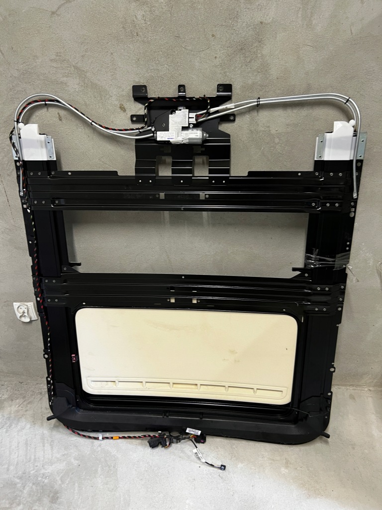 фото №1, Audi a8 d4 4h бежевый стекло крыша люк