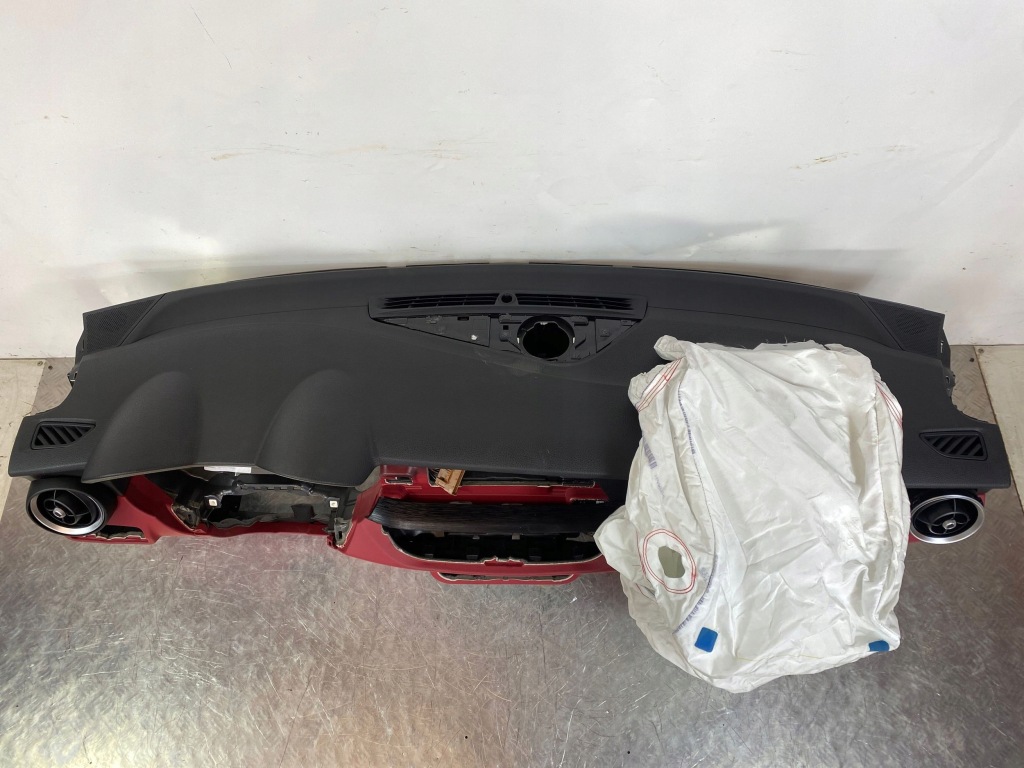 2021 alfa romeo stelvio приборная панель приборная Оригинал