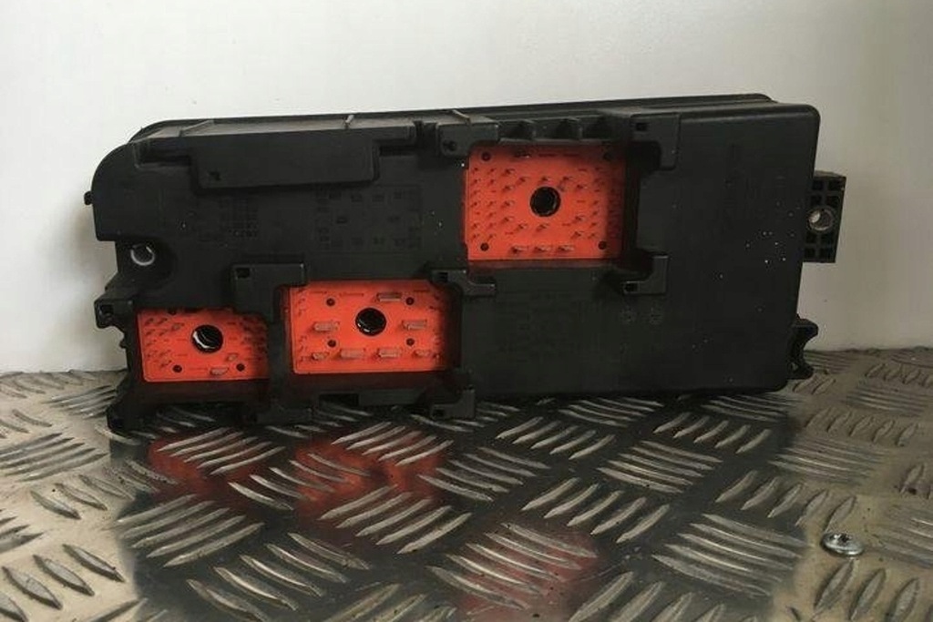 фото №8, Коробка предохранителей opel vectra c gts 13112920 2.2l бензиновый 108kw 2003