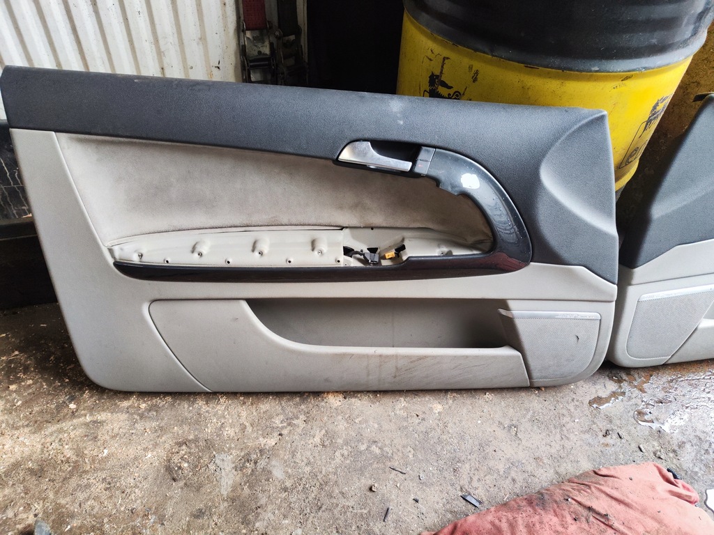 фото №5, Audi a3 8p обшивка обшивки обивка дверь левая правая комплект 3d bose